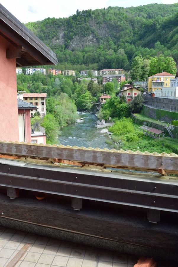 Apartmán Attico Sul Fiume Varallo Exteriér fotografie